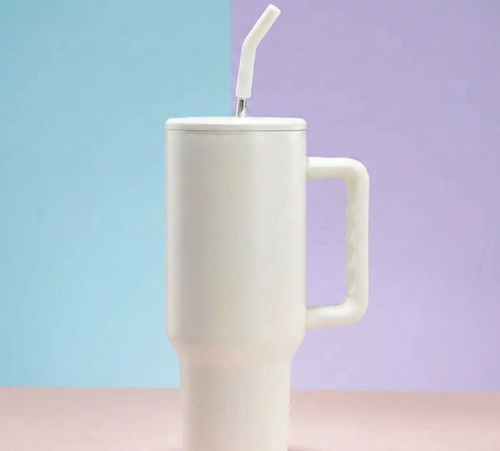 Stainless Steel Insulated Tumbler with Handle & Straw – Leakproof Travel Cup (White)